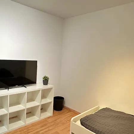 Bei Luebeck - Zentral An Der A1 - Parkplatz - Terrasse *